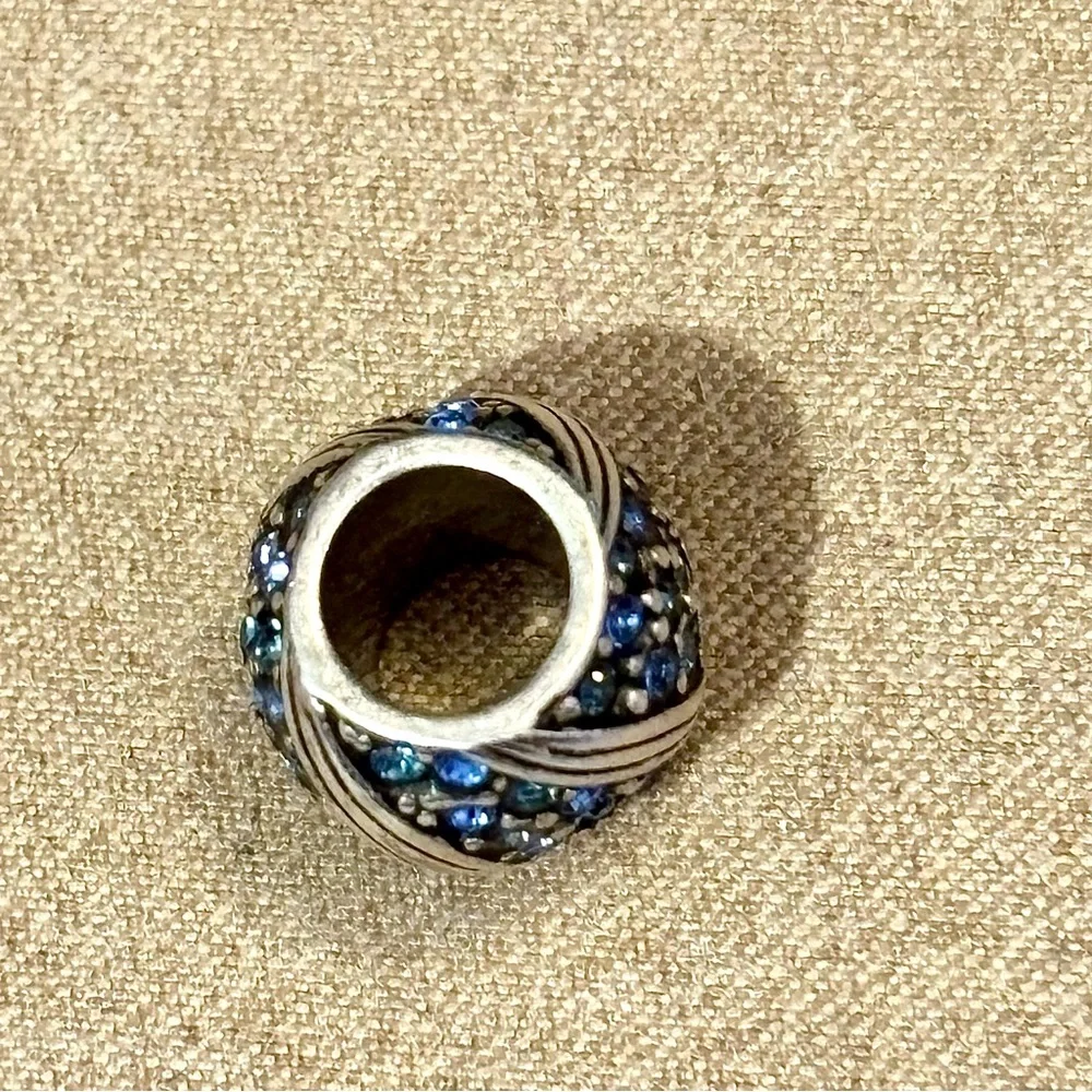 Brighton Americana bead Blue crystal swirls alternate with Silver swirls Retired - Picture 3 of 7